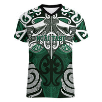 Personalised Maori Ngai Tahu Women V-Neck T-Shirt Silver Fern Kowhaiwhai Art