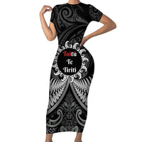 Personalised Toitu Te Tiriti Aotearoa Silver Fern Short Sleeve Bodycon Dress New Zealand Maori Pattern LT01 Long Dress Black - Polynesian Pride