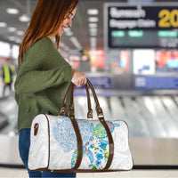 Hawaiian Couple Turtles Honi Travel Bag Polynesian Art Motifs and Hibiscus White Blue Color - Polynesian Pride