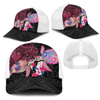 Hawaiian Couple Turtles Honi Mesh Trucker Cap Polynesian Art Motifs and Hibiscus Black Red Color - Polynesian Pride