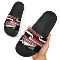 New Zealand Christmas Slide Sandals Funny Santa Claus Haka Dance with Tukutuku