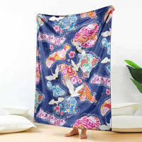 Hawaiian and Japanese Culture Together Blanket Hawaiian Archipelago Shape Sea Animals