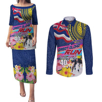 Hawaii Great Aloha Run 40th Anniversary Couples Matching Puletasi and Long Sleeve Button Shirt Hibiscus and Kakau Pattern LT03 Blue - Polynesian Pride