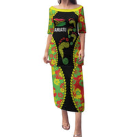 Personalised Vanuatu Running Family Matching Puletasi and Hawaiian Shirt Footprint and Hibiscus Polynesian Style LT03 Mom's Dress Black - Polynesian Pride