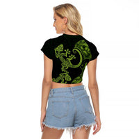 New Zealand Gecko Maori Art Tattoo Raglan Cropped T Shirt