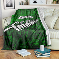 New Zealand Blanket Silver Fern and Maori Symbols Papua Shell Green Style LT03 - Polynesian Pride