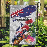 New Zealand Christmas Garden Flag Meri Kirihimete-Tuatara and Pohutukawa White Color LT03 Garden Flag White - Polynesian Pride