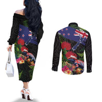 New Zealand Christmas Couples Matching Off The Shoulder Long Sleeve Dress and Long Sleeve Button Shirt Meri Kirihimete-Tuatara and Pohutukawa Black Color LT03 - Polynesian Pride