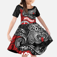 Maori Kotahitanga Family Matching Off Shoulder Maxi Dress and Hawaiian Shirt Aotearoa Spirit with Maori Mask and Polynesian Art Tattoo LT03 Daughter's Dress Red - Polynesian Pride