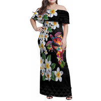 Hawaiian Lei Day Family Matching Off Shoulder Maxi Dress and Hawaiian Shirt Plumeria and Turtle with Polynesian Tribal Pattern LT03 Mom's Dress Black - Polynesian Pride