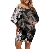Hawaiian Lei Day Family Matching Off Shoulder Short Dress and Hawaiian Shirt Plumeria and Turtle with Polynesian Tribal Pattern Grayscale Color LT03 Mom's Dress Black - Polynesian Pride