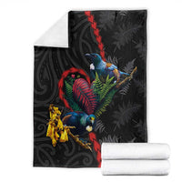 New Zealand Tui Birds Love Couple Blanket The Heart of Silver Fern Leaves and Maori Tattoo Pattern LT03 - Polynesian Pride