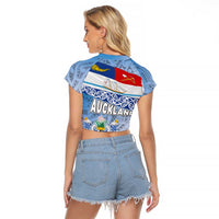 New Zealand Auckland Raglan Cropped T Shirt Auckland's Flag and Coat of Arms - Koru Art Maori Pattern