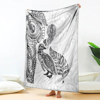 Aotearoa Moko Tribal Tattoo Blanket New Zealand Maori Penguin and Fantail White Color LT03 - Polynesian Pride