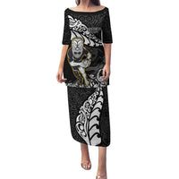 New Zealand Rugby Family Matching Puletasi Dress and Hawaiian Shirt Maori Warrior Rugby Silver Fern Tribal Pattern LT03 Mom's Dress Black - Polynesian Pride