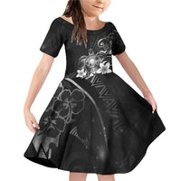 Hawaii Honu Family Matching Off Shoulder Short Dress and Hawaiian Shirt Polynesian Curves Plumeria Grayscale LT05 Daughter's Dress Black - Polynesian Pride