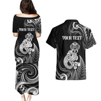 Personalised New Zealand Maori Taniwha Couples Matching Puletasi and Hawaiian Shirt Silver Fern Black Version LT05 - Polynesian Pride