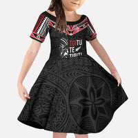 Aotearoa Toitu Te Tiriti Family Matching Off Shoulder Maxi Dress and Hawaiian Shirt New Zealand Honour The Treaty LT05 Daughter's Dress Black - Polynesian Pride