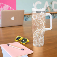 Polynesian Women's Day Tumbler With Handle Brown Hibiscus Flowers With Polynesian Pattern