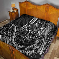Hawaii Ikaika Warrior Helmet Quilt Black Tribal Tattoo