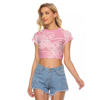 Aotearoa Maori Koru Curves Raglan Cropped T Shirt Silver Ferns - Rose Pink
