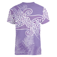 Aotearoa Maori Koru Curves Women V-Neck T-Shirt Silver Ferns - Amethyst
