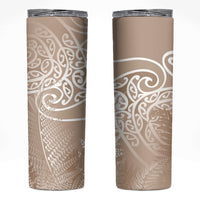 Aotearoa Maori Koru Curves Skinny Tumbler Silver Ferns - Mocha