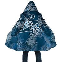 Aotearoa Maori Koru Curves Cloak Silver Ferns - Navy Blue