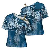 Aotearoa Maori Koru Curves Cross Shoulder Shirt Silver Ferns - Navy Blue