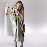 Hawaii Mokihana Mix Pikake Leis Mahalo 'Olelo Hooded Blanket Black LT7 - Polynesian Pride