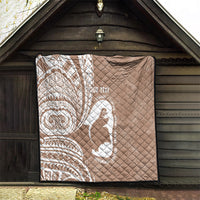 Mother's Day Quilt Polynesia Vintage Hibiscus - Brown