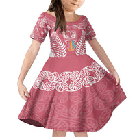 personalised-kia-kaha-te-reo-maori-kid-short-sleeve-dress-hei-tiki-mix-koru-pink