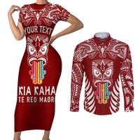 personalised-kia-kaha-te-reo-maori-couples-matching-short-sleeve-bodycon-dress-and-long-sleeve-button-shirts-hei-tiki-mix-koru-red