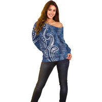 Polynesia Plumeria Lei Off Shoulder Sweater Navy Blue Curves Motif LT7 - Polynesian Pride