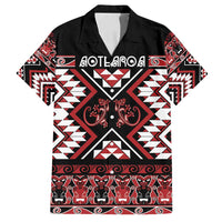 Personalised Aotearoa Waitangi Family Matching Long Sleeve Bodycon Dress and Hawaiian Shirt Taniko Motifs - Mania Gecko LT7 Dad's Shirt - Short Sleeve Red - Polynesian Pride