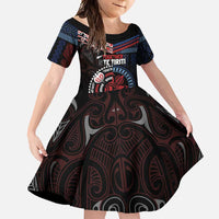 Aotearoa and Samoa Together For Te Tiriti Family Matching Off Shoulder Maxi Dress and Hawaiian Shirt Kowhaiwhai Mix Siapo - Flag Color LT7 Daughter's Dress Black - Polynesian Pride