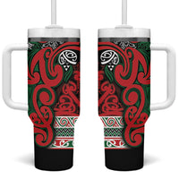 Aotearoa Iwi Tuhoe Tumbler With Handle Maori Wharenui House Tribal Pattern LT9 One Size: 40 oz Green Red - Polynesian Pride