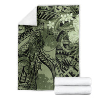 Pacific Beauty Girl Blanket Green Polyneisan Tribal Vintage Motif