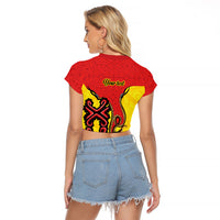 Personalised Papua New Guinea Oro Necklace Raglan Cropped T Shirt Gold Melanesia Traditional Pattern LT9 - Polynesian Pride
