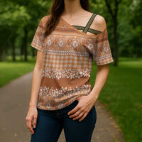 Hawaiian Hibiscus Honu Cross Shoulder Shirt Gold Mele Kalikimaka Palaka Spirit - Polynesian Pride