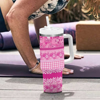Hawaiian Hibiscus Honu Tumbler With Handle Pink Mele Kalikimaka Palaka Spirit - Polynesian Pride