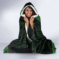 New Zealand Maori Kowhaiwhai Hooded Blanket Kakariki Maui and Mangopare LT9 - Polynesian Pride