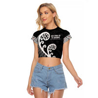 Kia Mau Ki To Ukaipo Raglan Cropped T Shirt Te Reo Maori Koru Fern Art