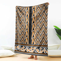 New Zealand Maori Niho Taniwha Blanket Karaka Mangopare and Puhoro Pattern