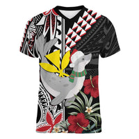 Hawaii Monk Seal Santa Women V-Neck T-Shirt Hibiscus Kakau Pattern Mele Kalikimaka