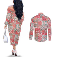 Mele Kalikimaka Hawaii Christmas Couples Matching Off The Shoulder Long Sleeve Dress and Long Sleeve Button Shirt Ulaula Seamless Floral Motif LT9 - Polynesian Pride