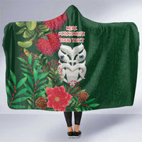 Maori Wheku Meri Kirihimete Personalised Hooded Blanket All Green Indigenous Maori Motif - Polynesian Pride