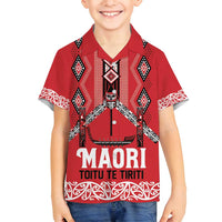 Toitu Te Tiriti Waitangi Family Matching Off Shoulder Maxi Dress and Hawaiian Shirt Red Wharenui House LT9 Son's Shirt Red - Polynesian Pride