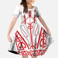Toitu Te Tiriti Waitangi Family Matching Off Shoulder Maxi Dress and Hawaiian Shirt White Wharenui House LT9 Daughter's Dress white - Polynesian Pride