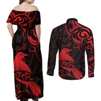 New Zealand Tui Bird Couples Matching Off Shoulder Maxi Dress and Long Sleeve Button Shirt Aotearoa Maori Pattern - Red